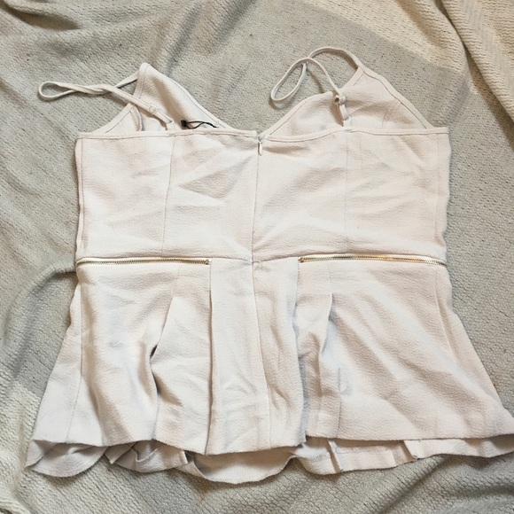 CLASSY TOP . BRAND NEW - Picture 2 of 3